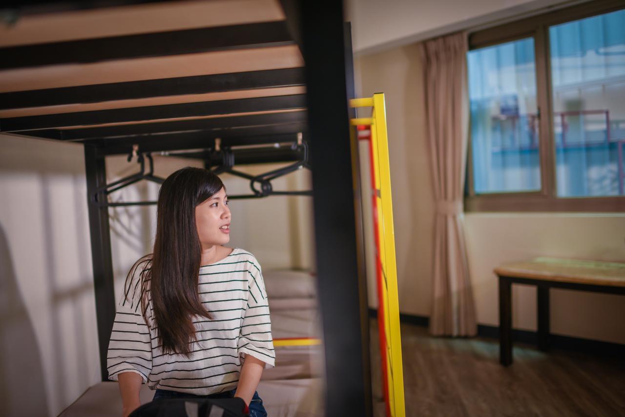 Dreamwell Hostel Kaohsiung Exteriör bild